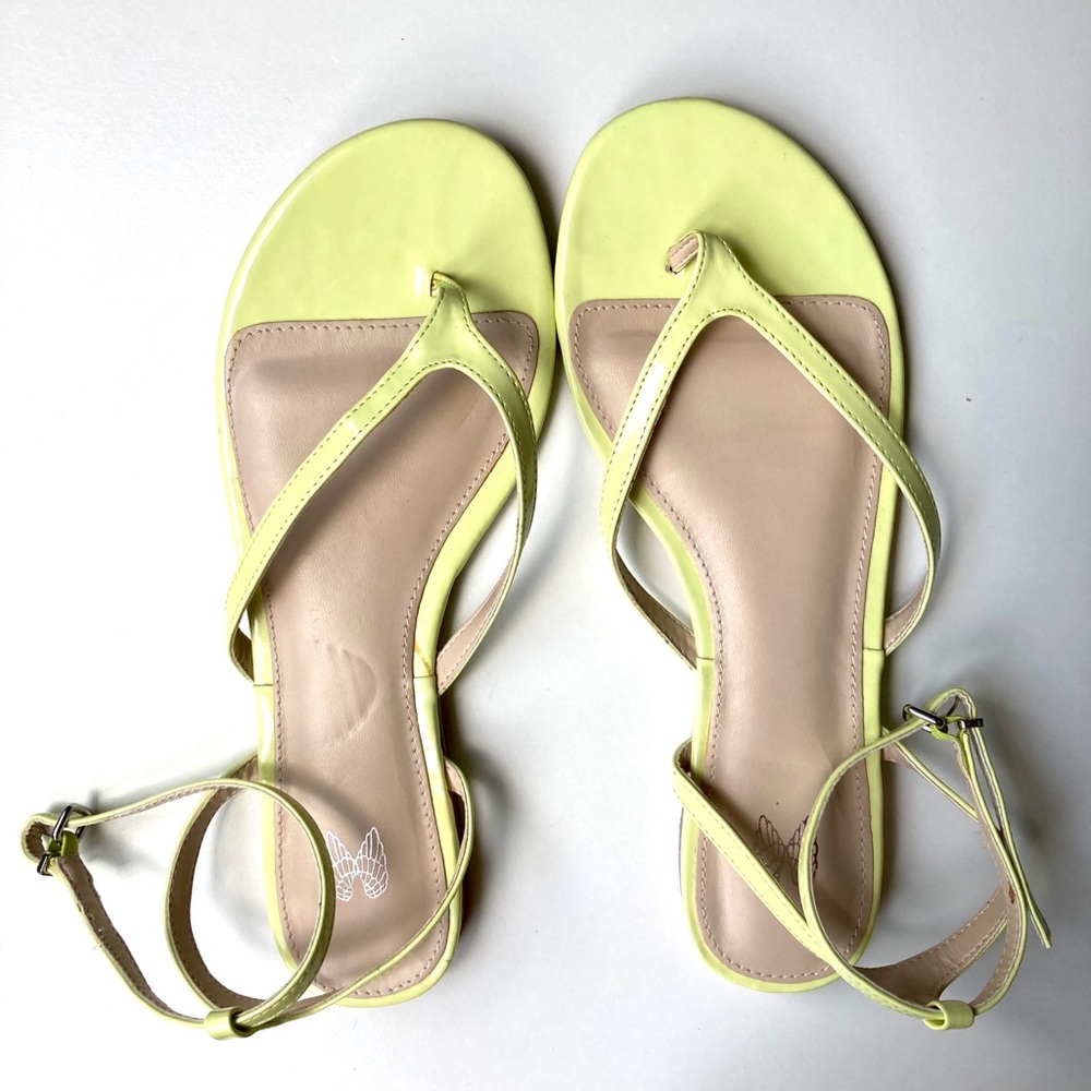 *Victoria’s Secret Yellow strappy sandals 8.5